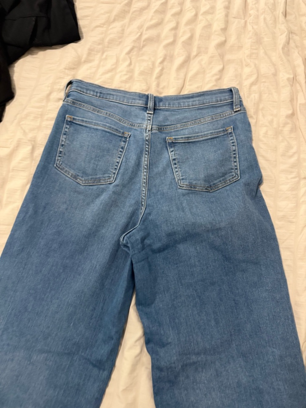 Banana Republic Wide-Leg Jeans in Light Blue Wash - Picture 4 of 4